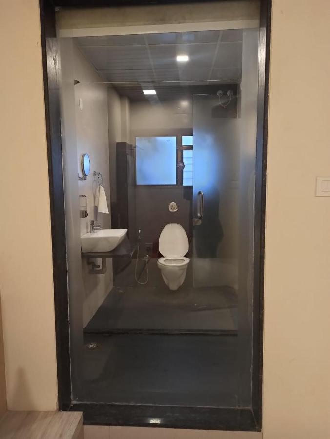 Onella Regency Hotel Панчгани Екстериор снимка