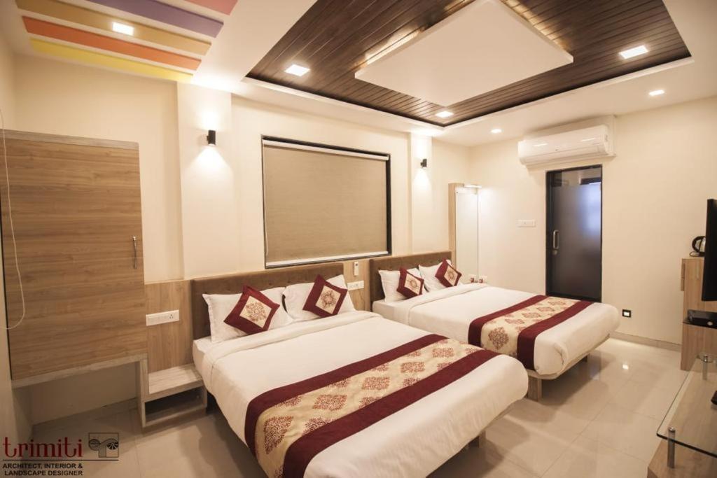 Onella Regency Hotel Панчгани Екстериор снимка