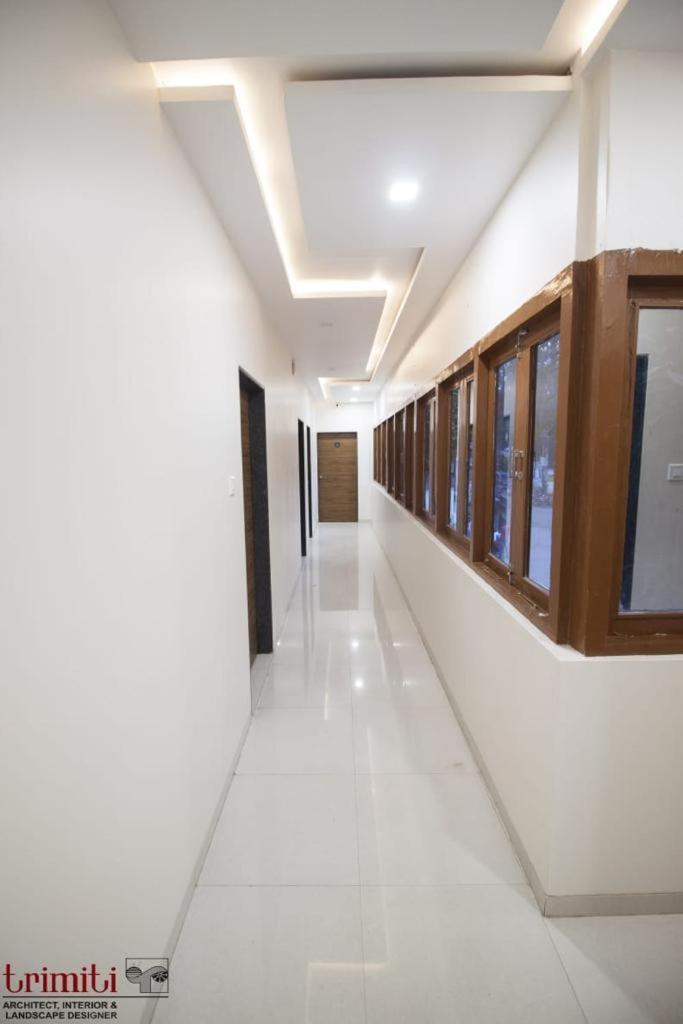Onella Regency Hotel Панчгани Екстериор снимка