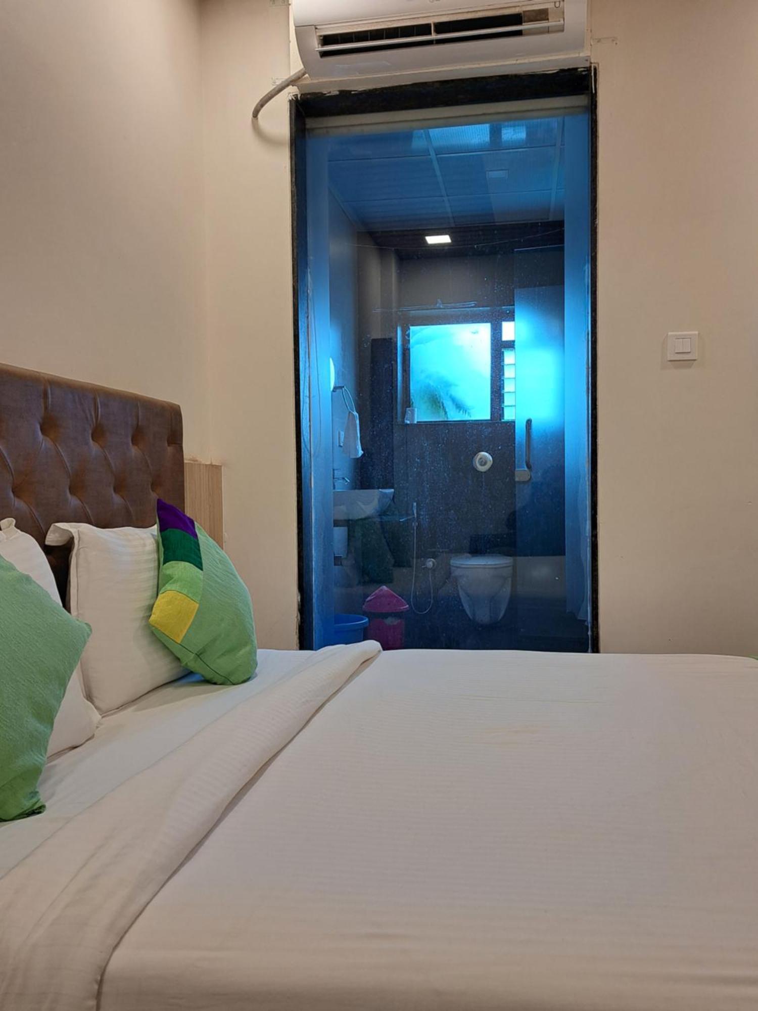 Onella Regency Hotel Панчгани Екстериор снимка