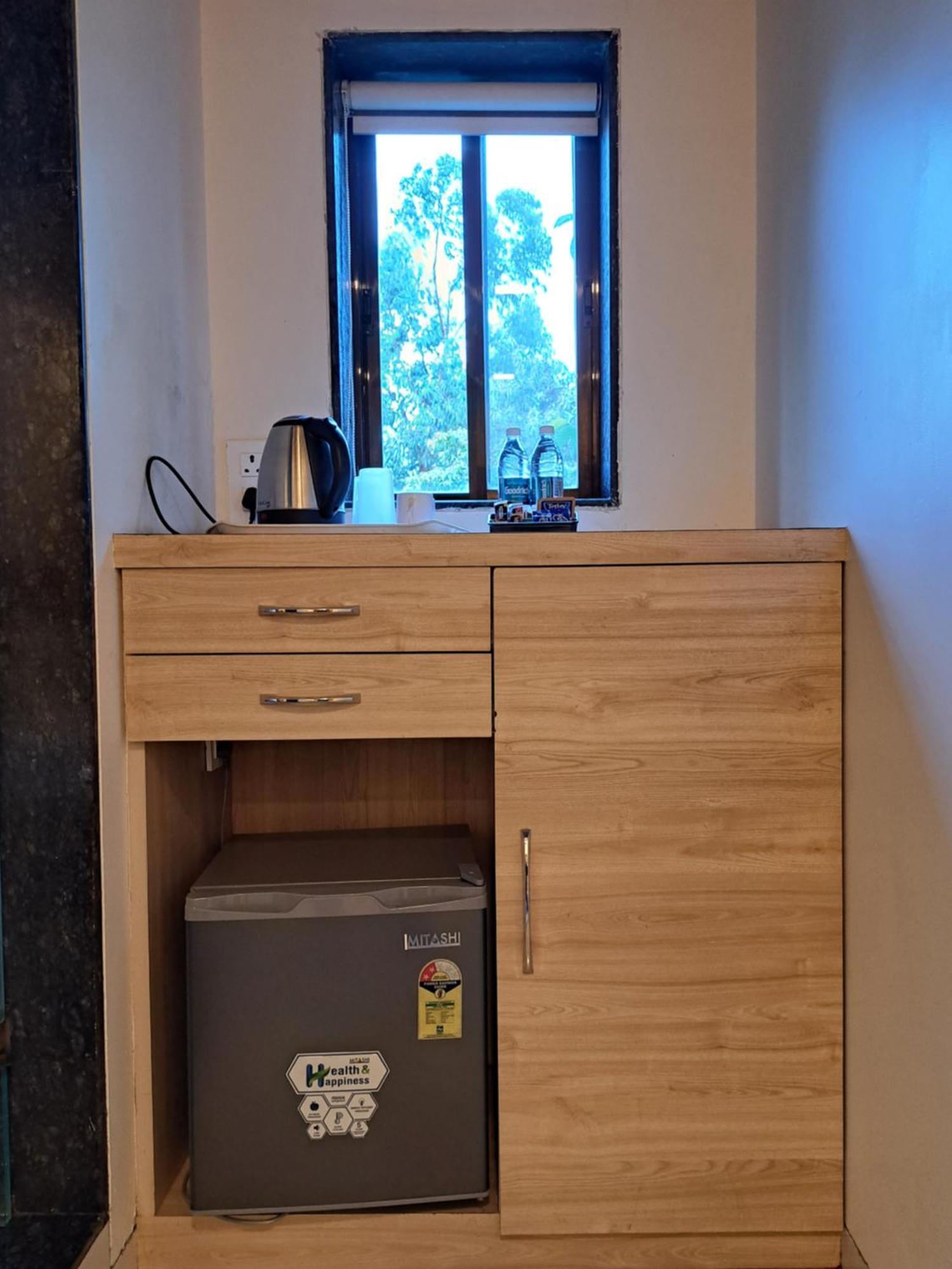 Onella Regency Hotel Панчгани Екстериор снимка